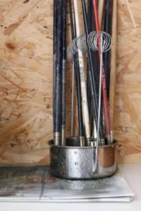 Materialen voor het schilderen. Nooit meer uitgeharde penselen met deze 4 tips